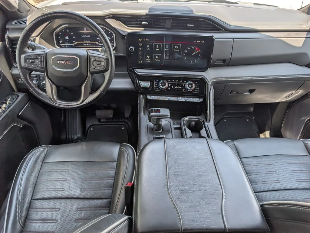 Used 2023 White GMC AT4X image 11