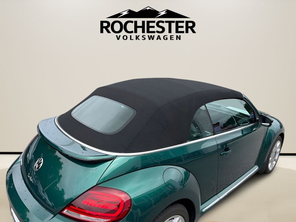 Used 2018 Bottle Green Metallic/Black Roof Volkswagen 2.0T SE image 23