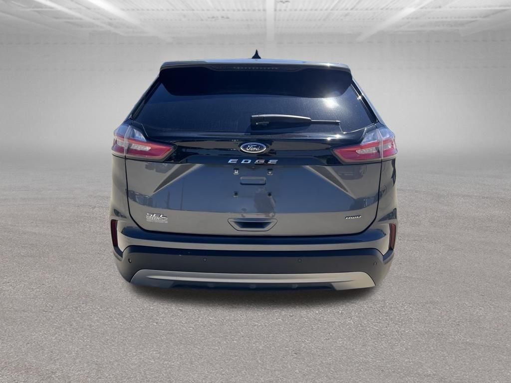 Used 2024 Gray Metallic Ford SEL image 4