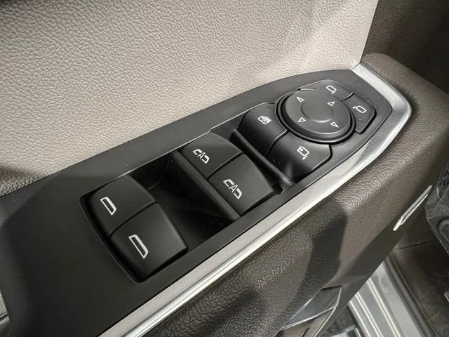 Used 2023 Silver GMC SLT image 7
