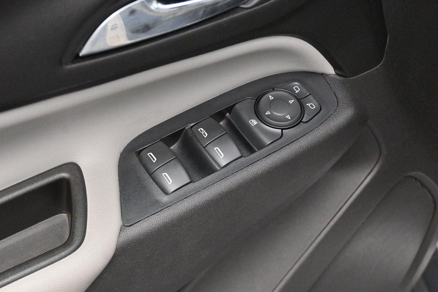 Used 2019 SUMMIT WHITE Chevrolet LS image 11
