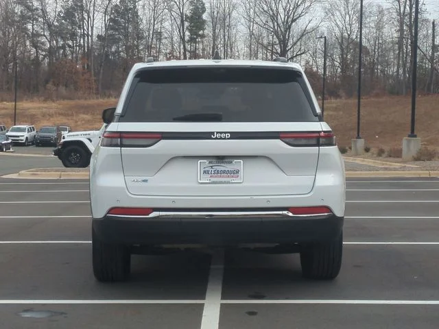 Used 2022 White Jeep 4xe image 12
