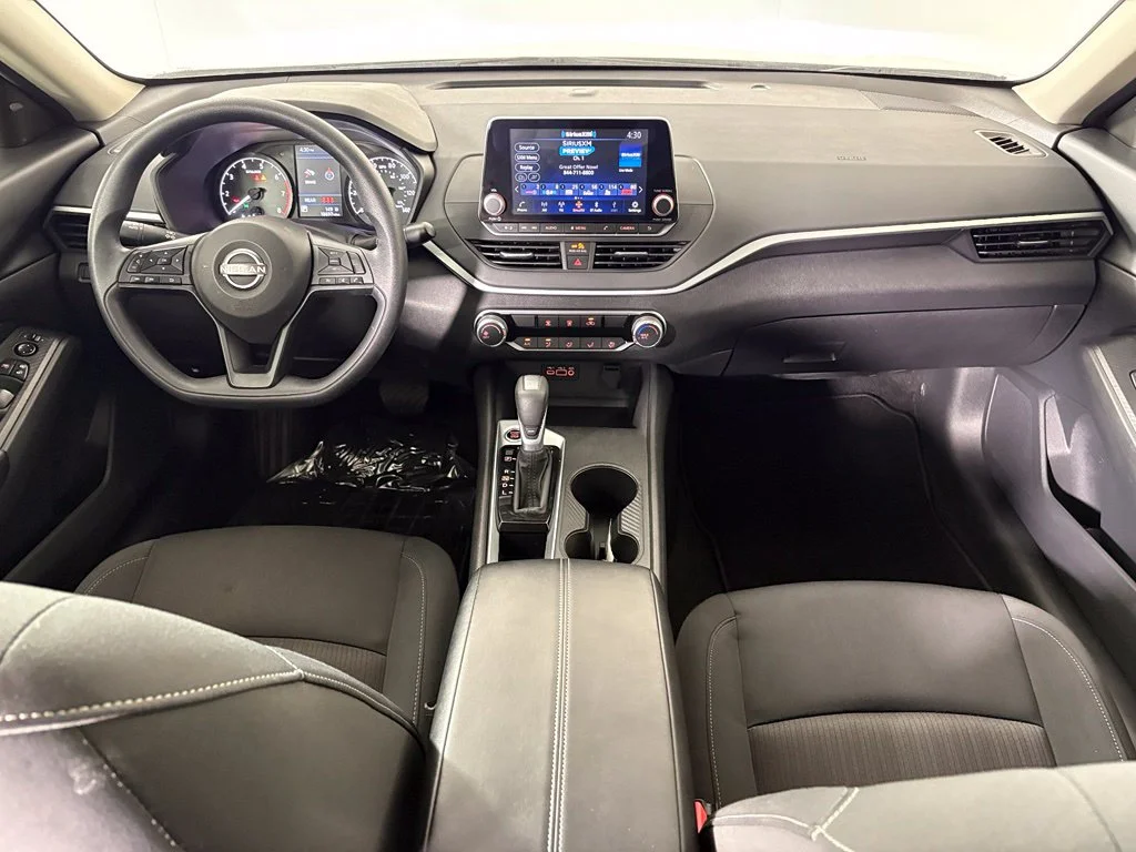 Used 2025 White Nissan 2.5 S image 31