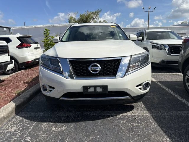 Used 2015 White Nissan Platinum image 6