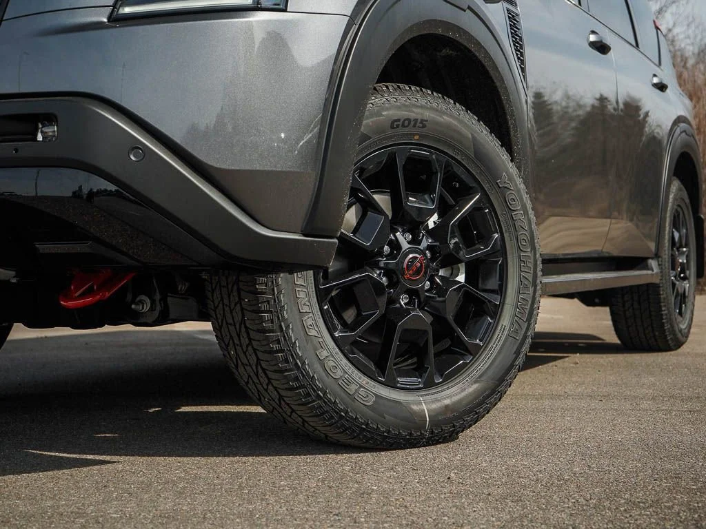 New 2026 Gun Metallic / Super Black Two-tone Nissan PRO-4X image 6