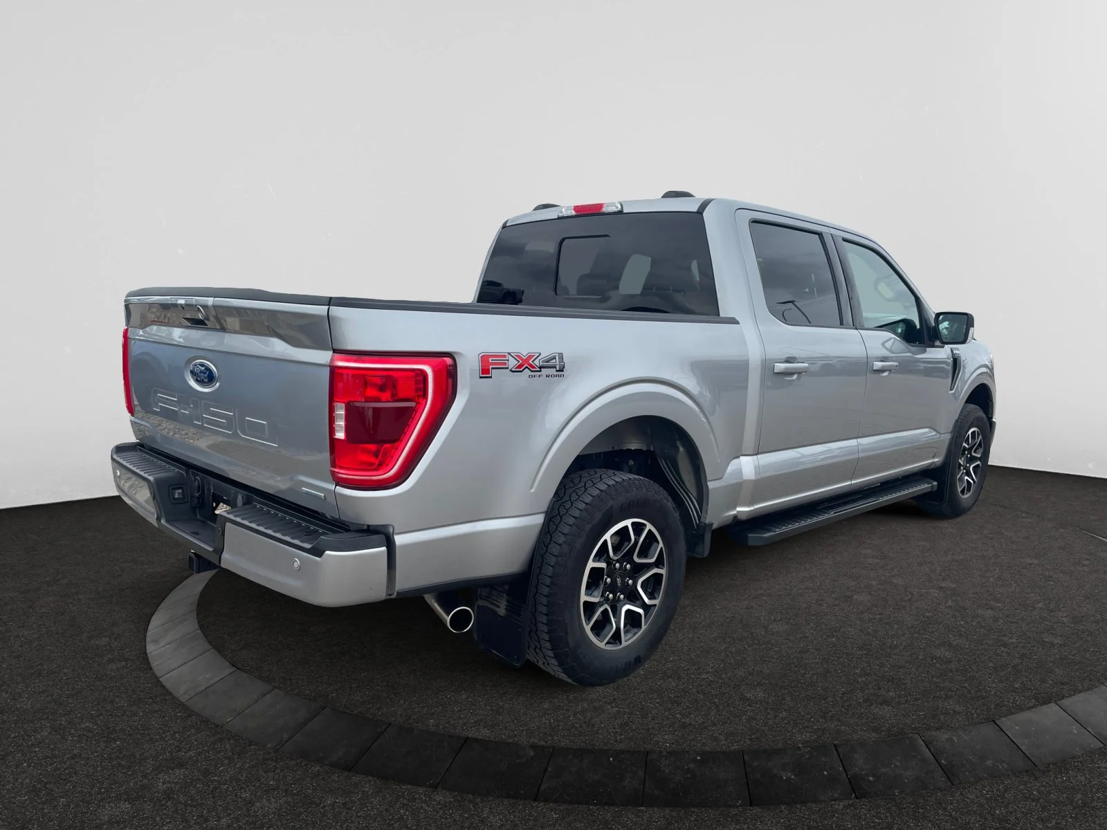 Used 2023 GREY Ford XLT SuperCrew 302A image 5