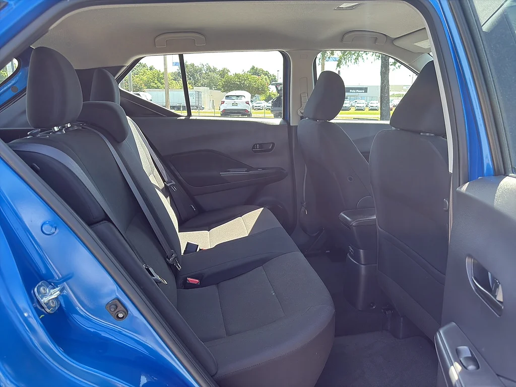 Used 2025 Electric Blue Metallic Nissan  image 16