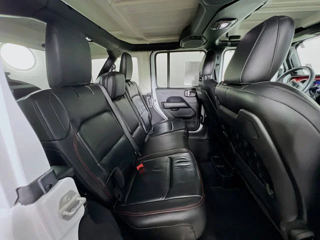 Used 2018 White Jeep Unlimited Rubicon image 41