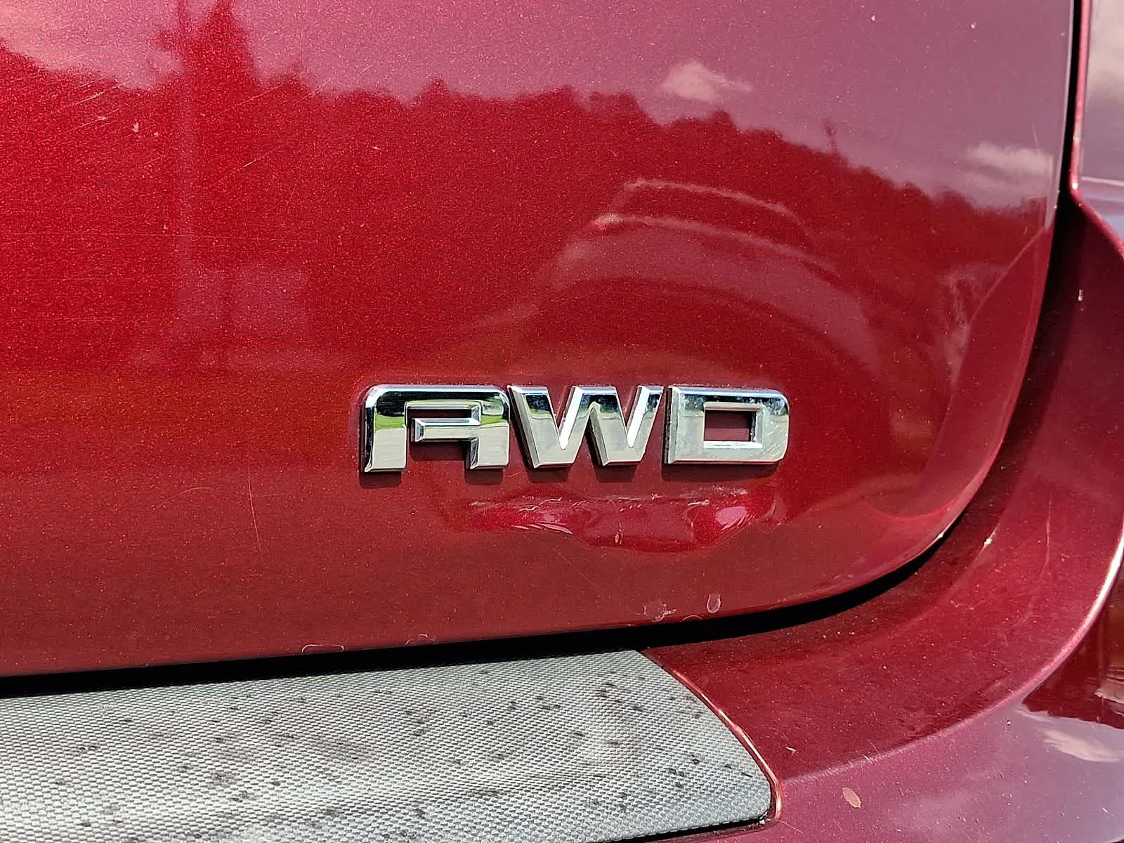 Used 2017 Crimson Red Tintcoat GMC SLE image 32