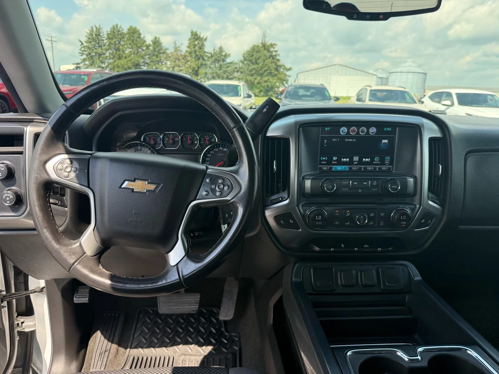 Used 2017 SUMMIT WHITE Chevrolet LT image 16