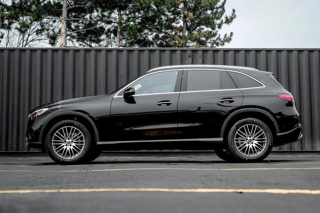New 2026 Black Mercedes-Benz GLC 300 image 3