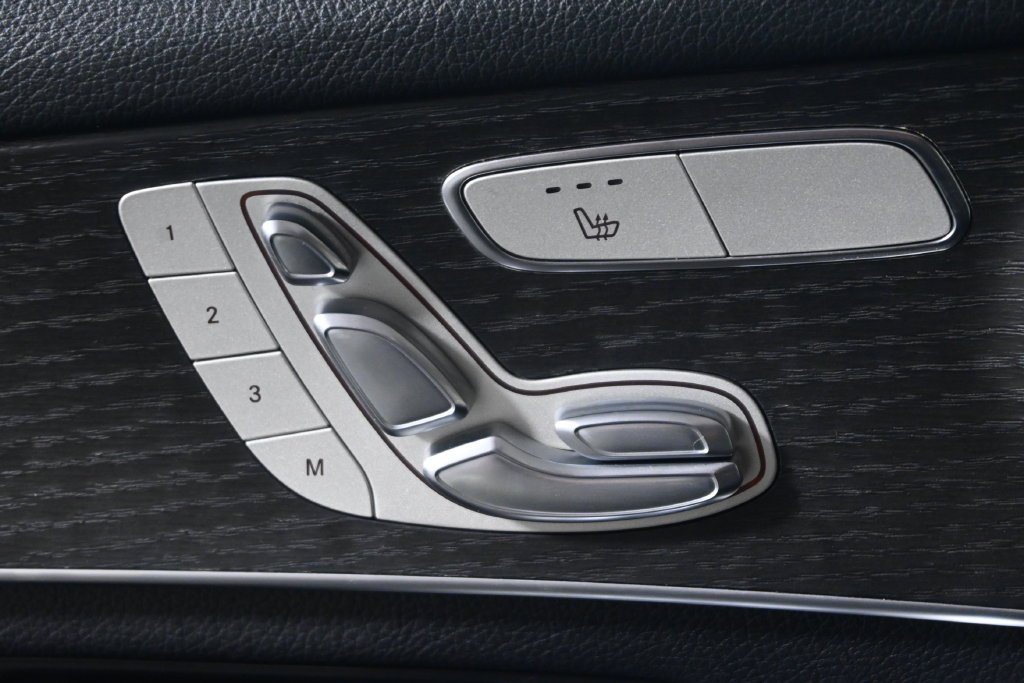 Certified Used 2021 Black Mercedes-Benz GLC 300 image 28