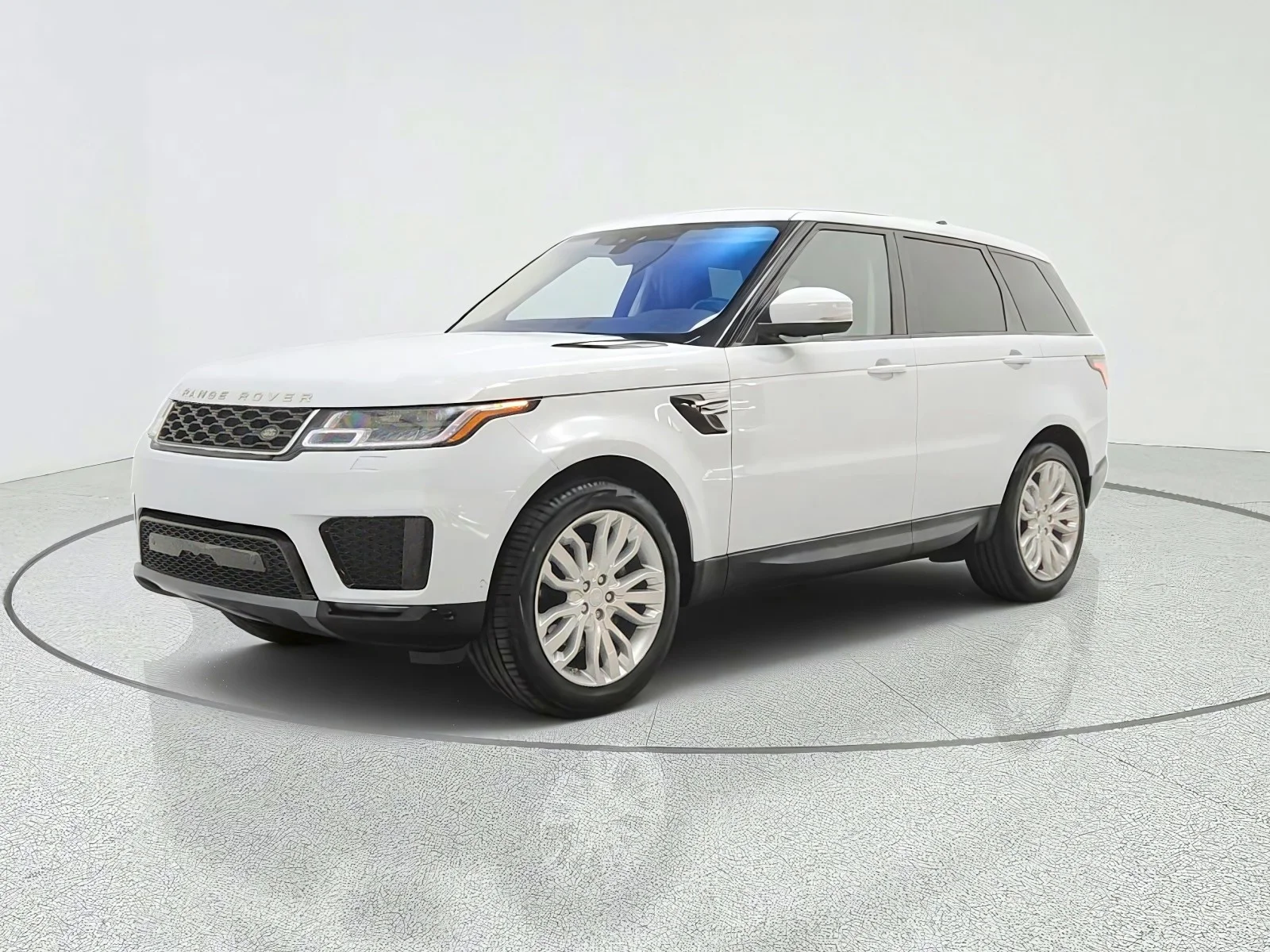 Used 2018 Yulong White Metallic Land Rover Td6 Diesel HSE image 1