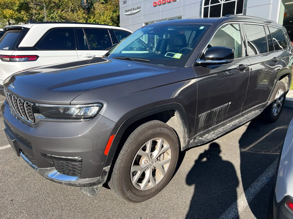 Used 2023 Gray Jeep Limited image 2