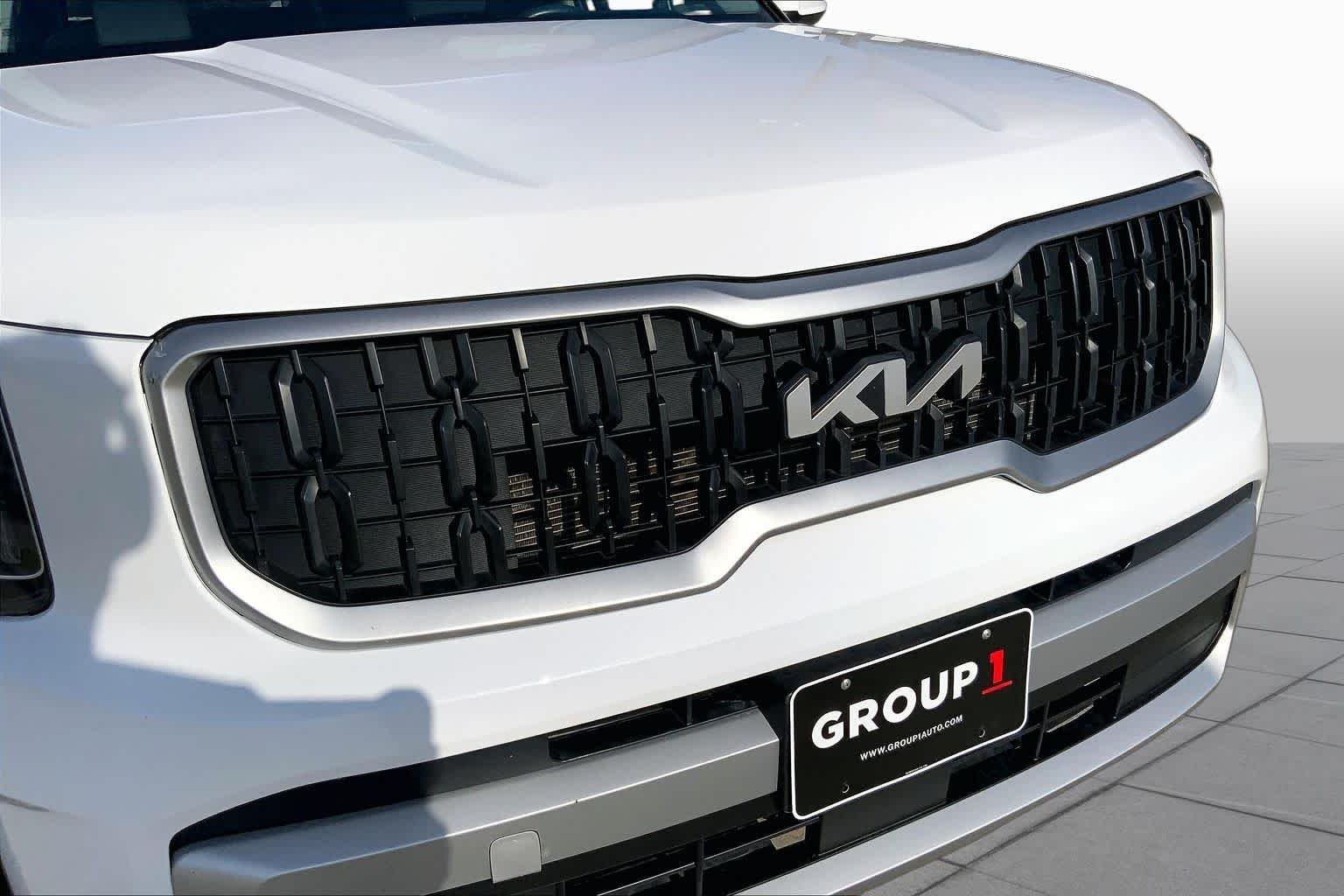 Used 2024 Glacial White Pearl Kia EX image 29