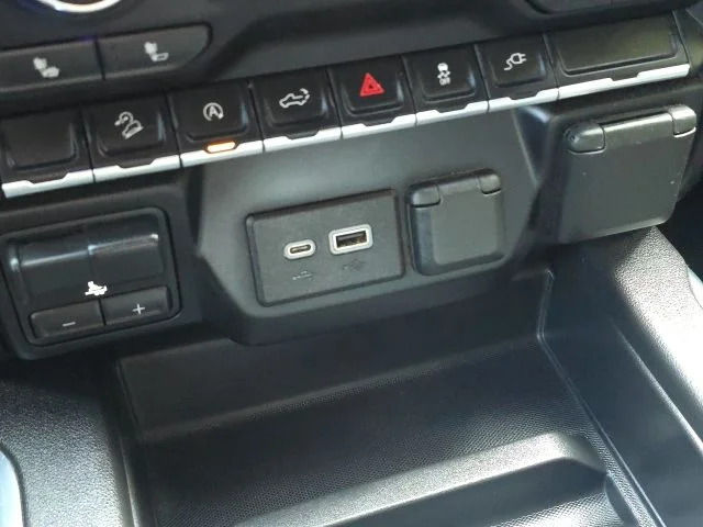 Used 2021 Red Chevrolet RST image 38