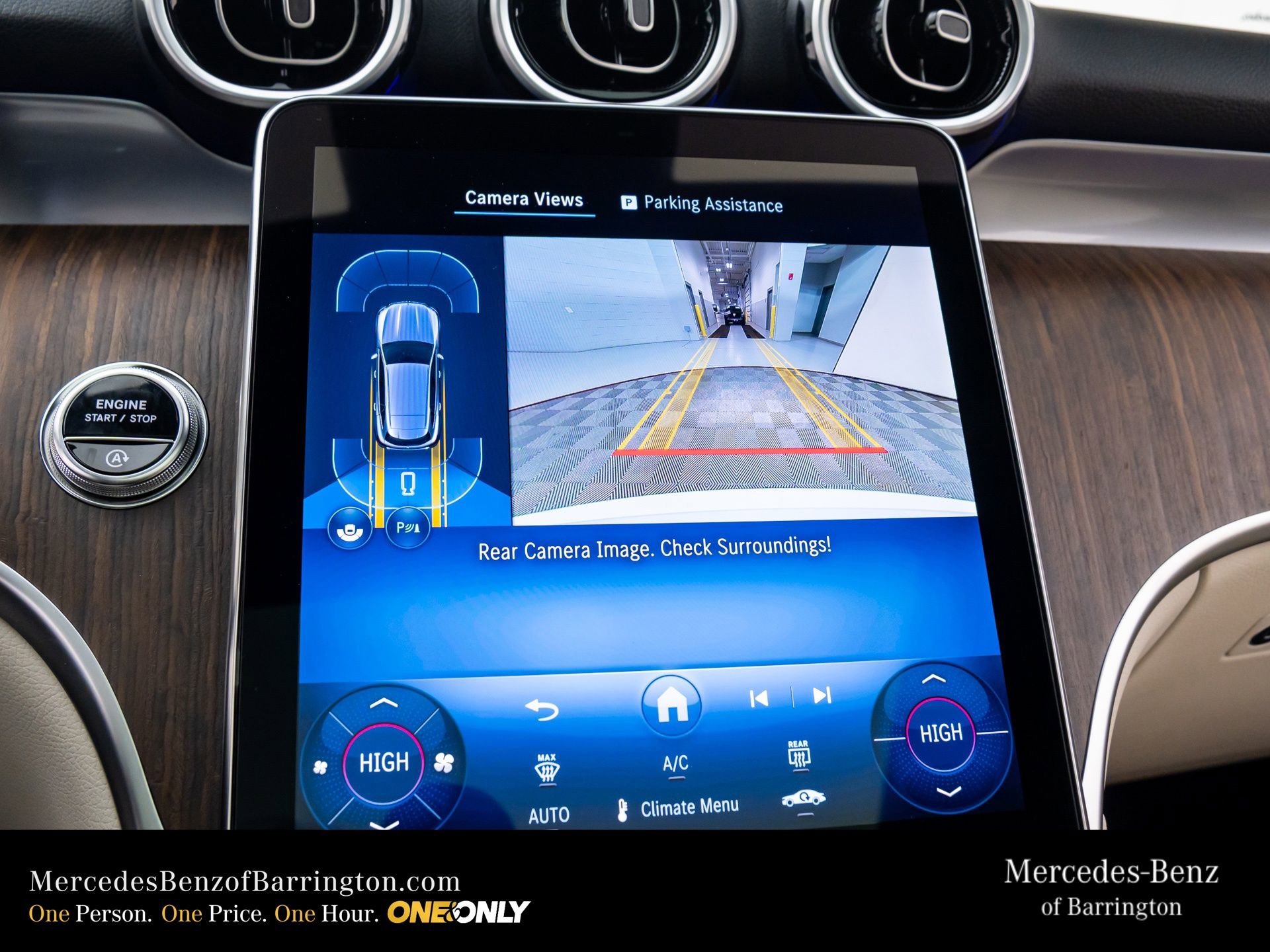 New 2026 MANUFAKTUR Moonlight White Metallic Mercedes-Benz GLC 300 image 66