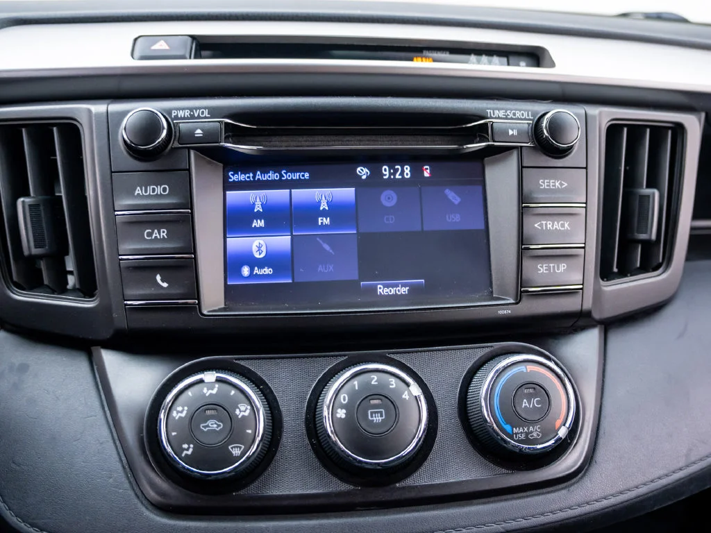 Used 2018 Gray Toyota LE image 24