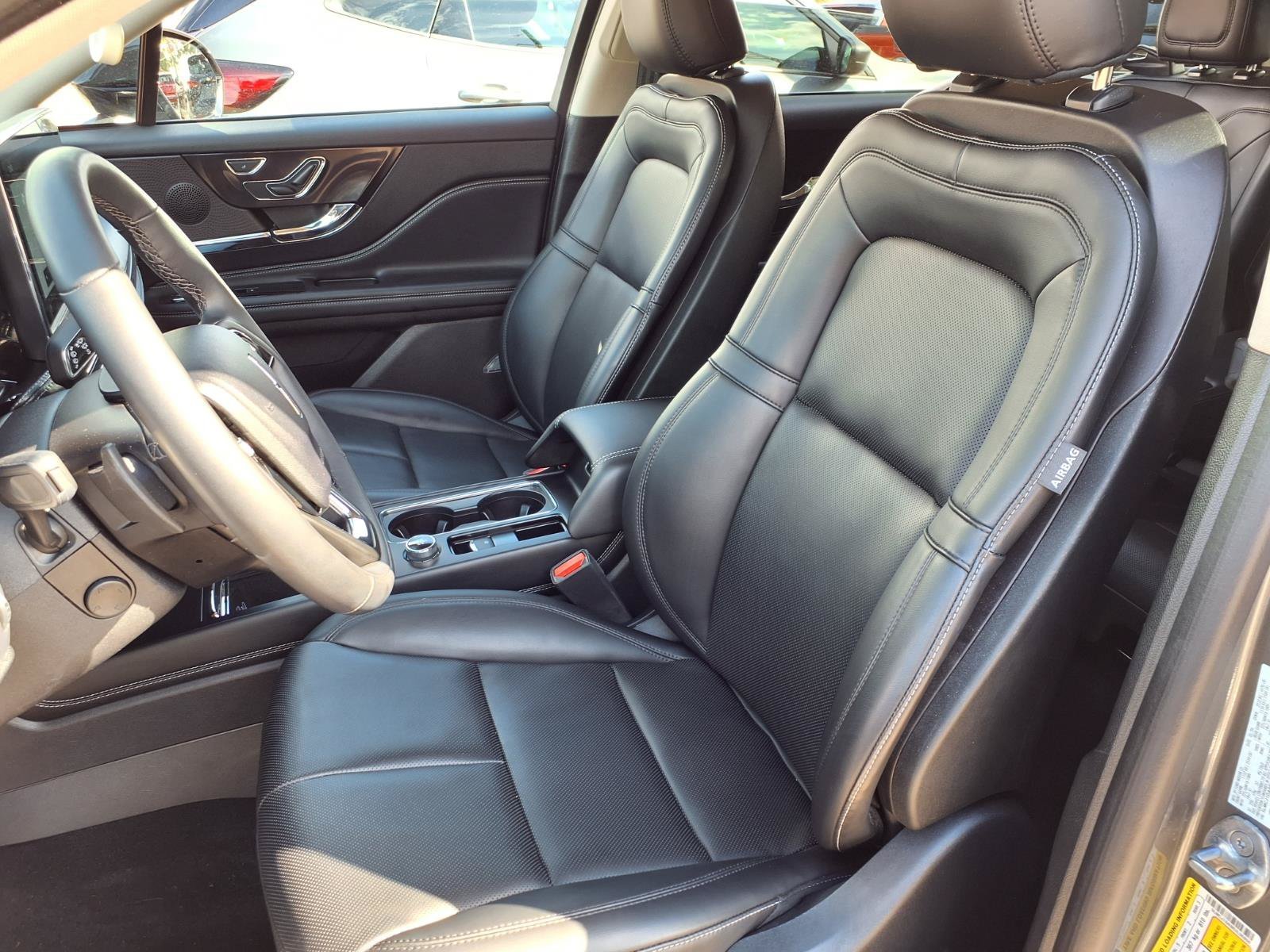 Used 2024 Metallic Lincoln Premiere image 4