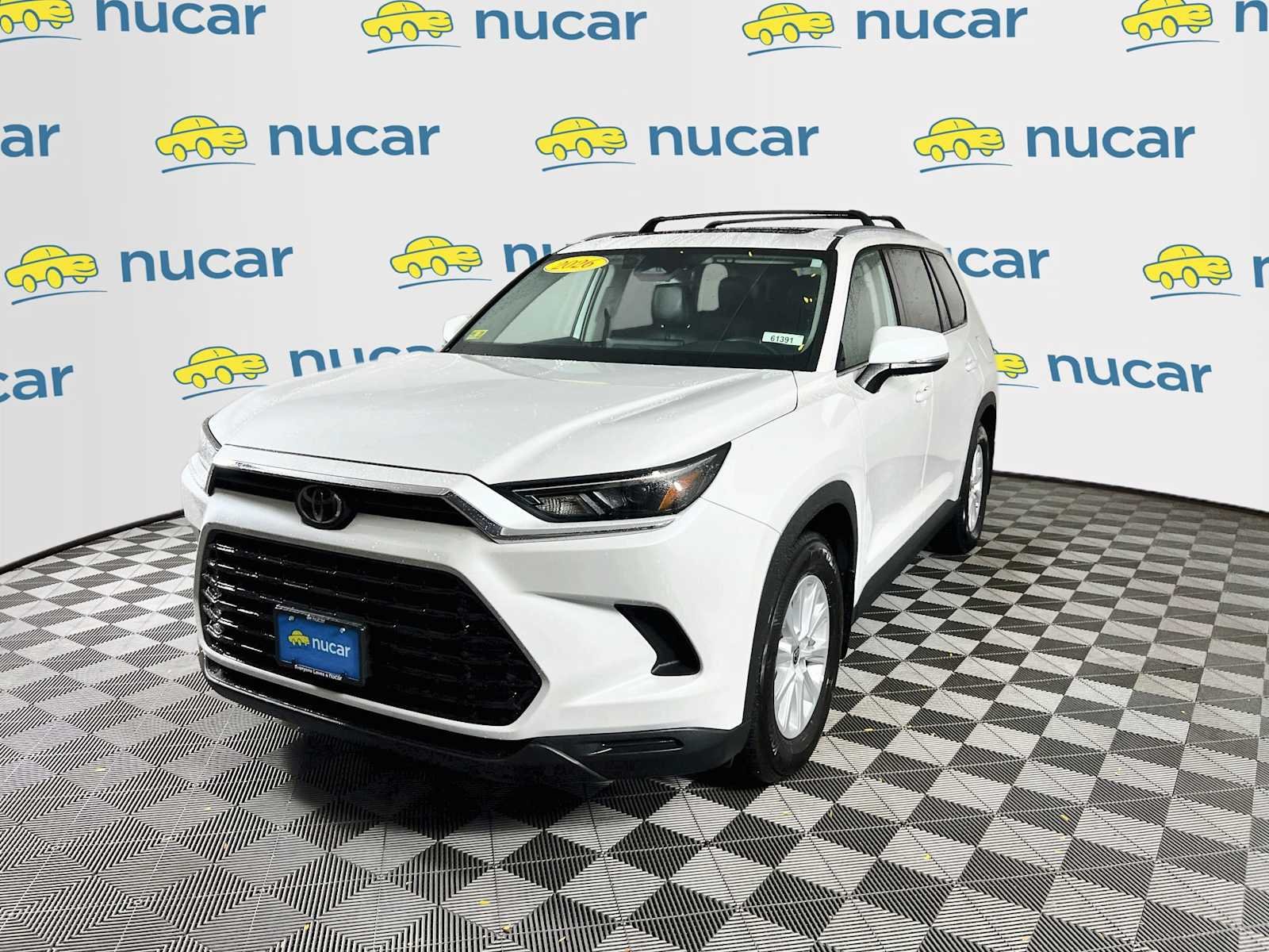 Used 2026 Wind Chill Pearl Toyota Hybrid XLE image 3