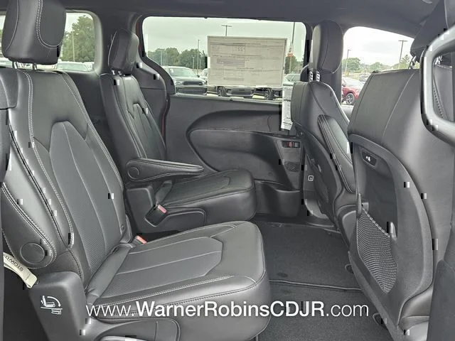 2026 Chrysler Pacifica Select - Photo 17