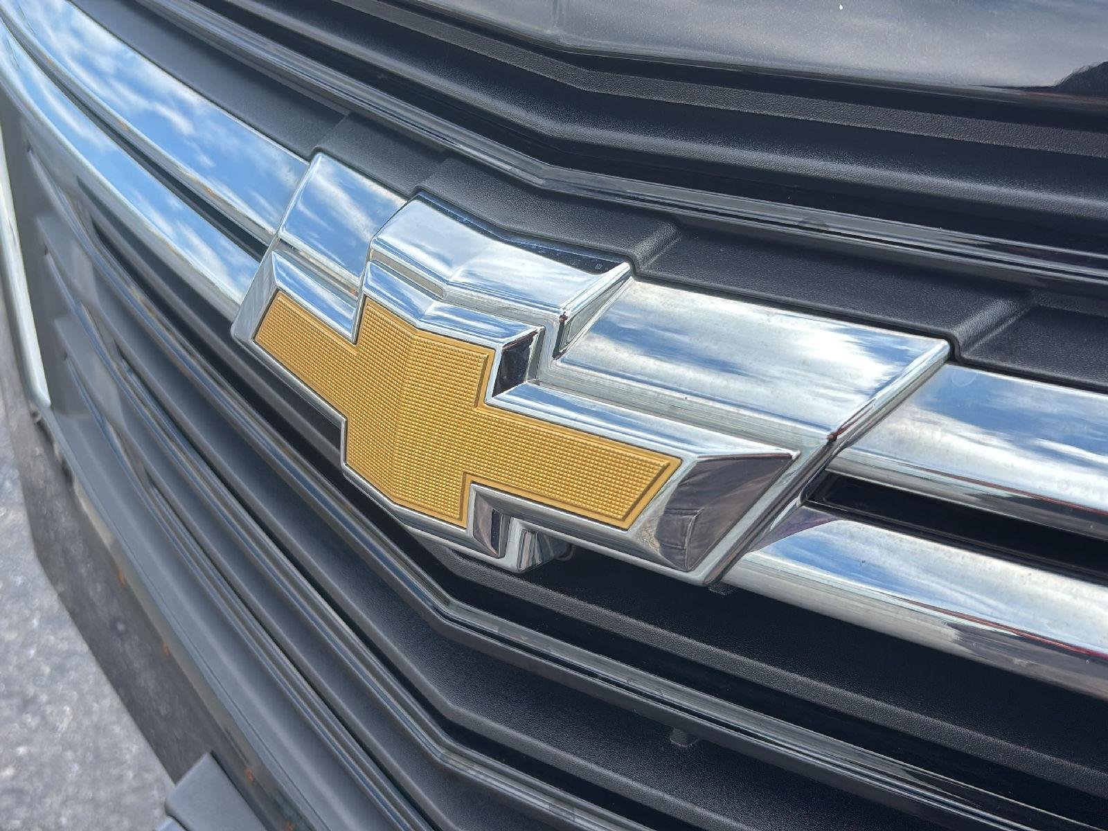 Used 2024 Mosaic Black Metallic Chevrolet LT image 3