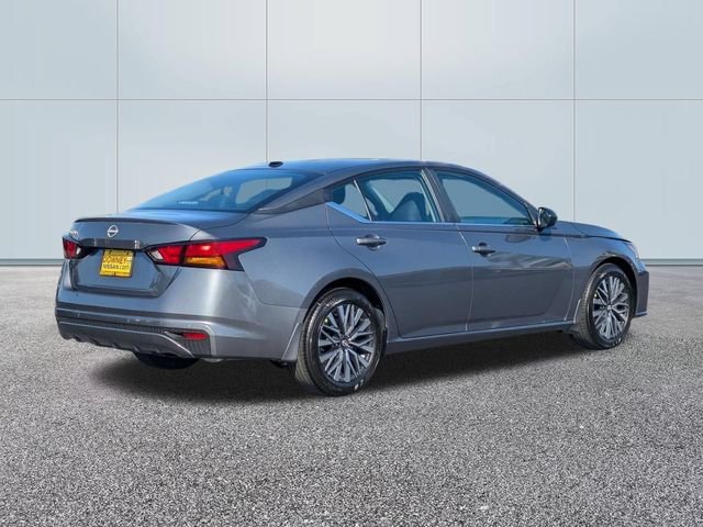 New 2026 Gun Metallic Nissan 2.5 SV image 5