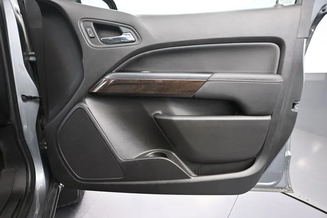 Used 2018 Gray GMC SLT image 44