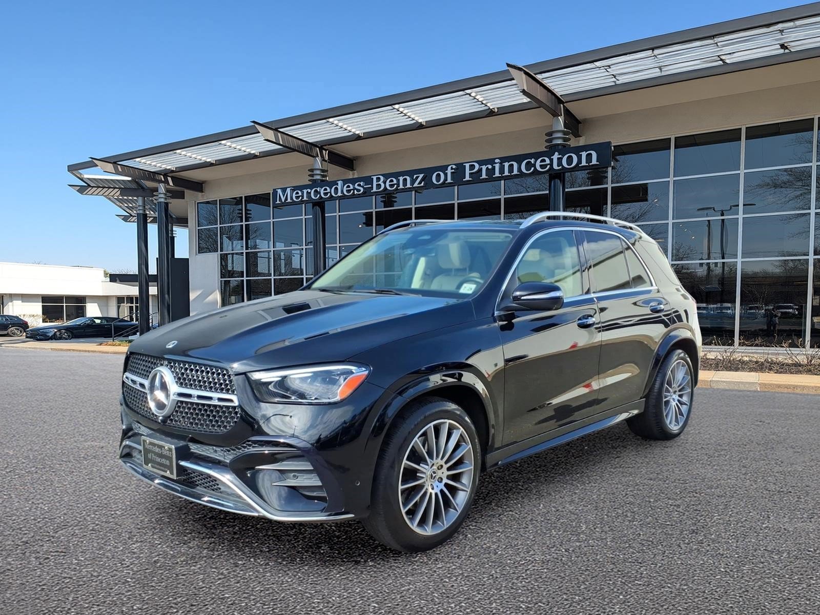 Certified Used 2024 Black Mercedes-Benz GLE 350 4MATIC® SUV image 7