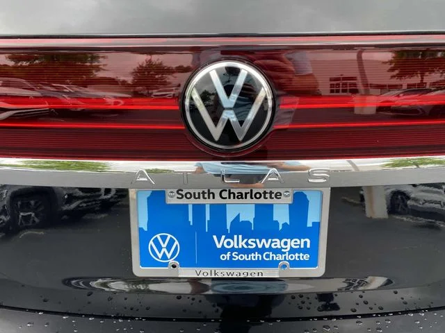 2025 Volkswagen Atlas SE w/Tech - Photo 8