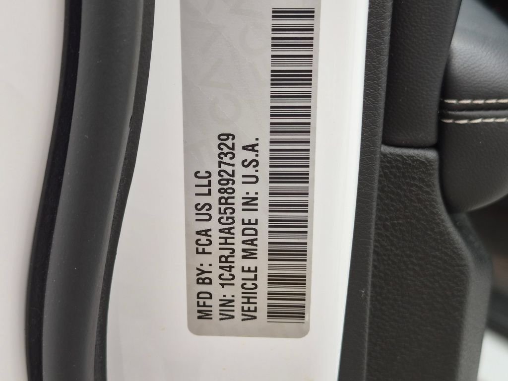 Used 2024 White Jeep Laredo image 26
