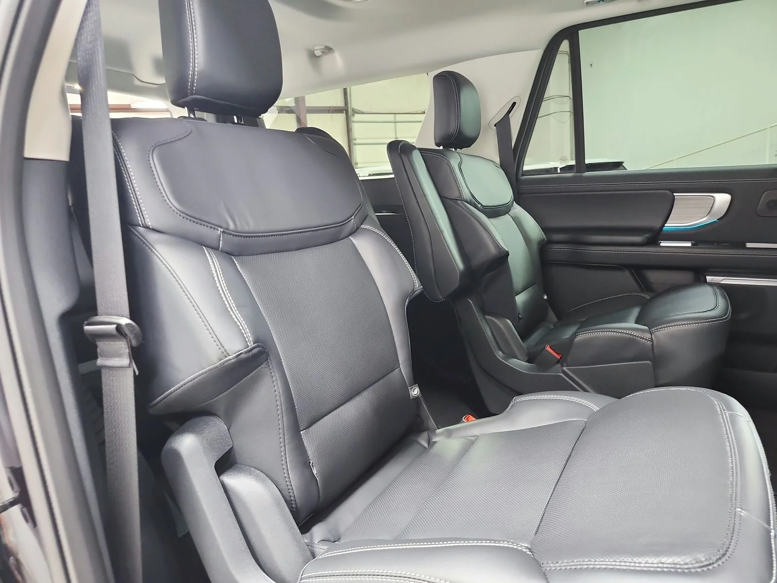 New 2027 Black Ford Platinum image 50