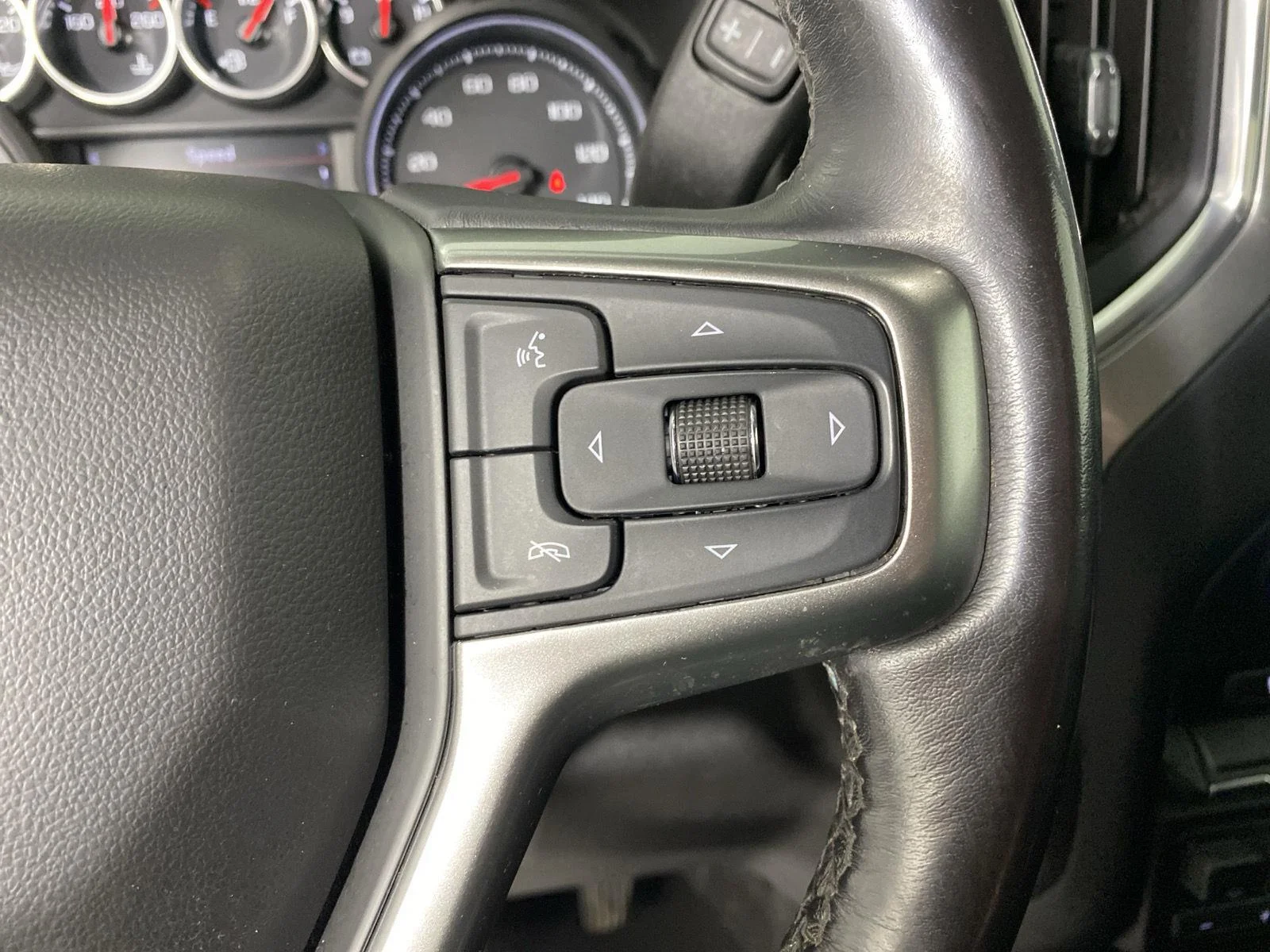 Used 2021 Silver Ice Metallic Chevrolet LT image 22