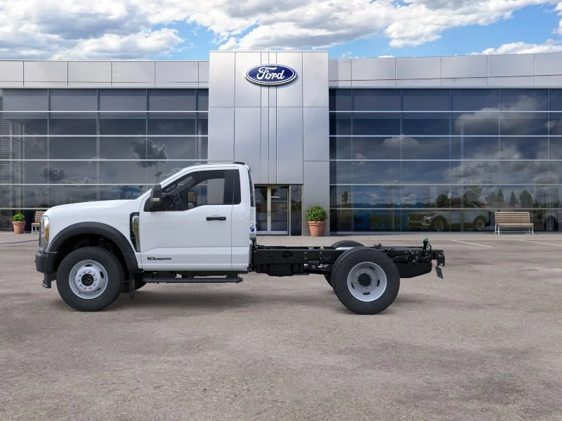 New 2026 Oxford White Ford F-600® XL image 3