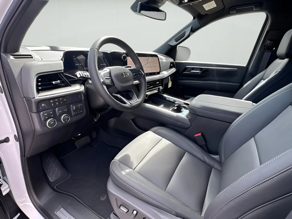 New 2026 Summit White Chevrolet Z71 image 9