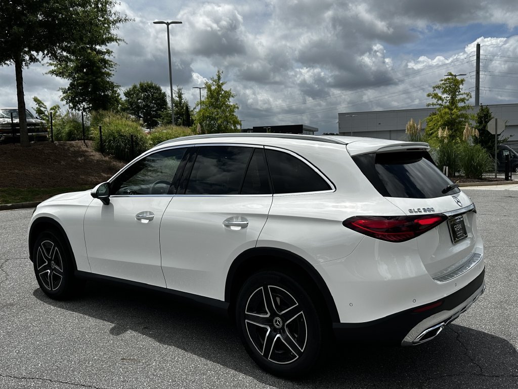 New 2026 Polar White Mercedes-Benz GLC 300 image 43