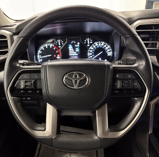 Used 2024  Toyota SR5 image 11