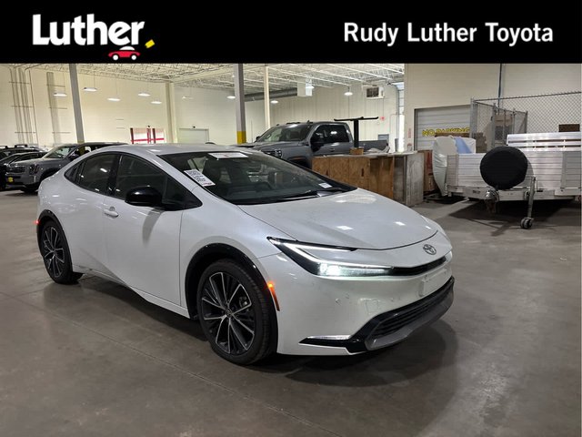 2025 Toyota Prius XLE