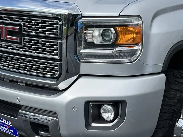 Used 2018 Silver GMC Denali image 11