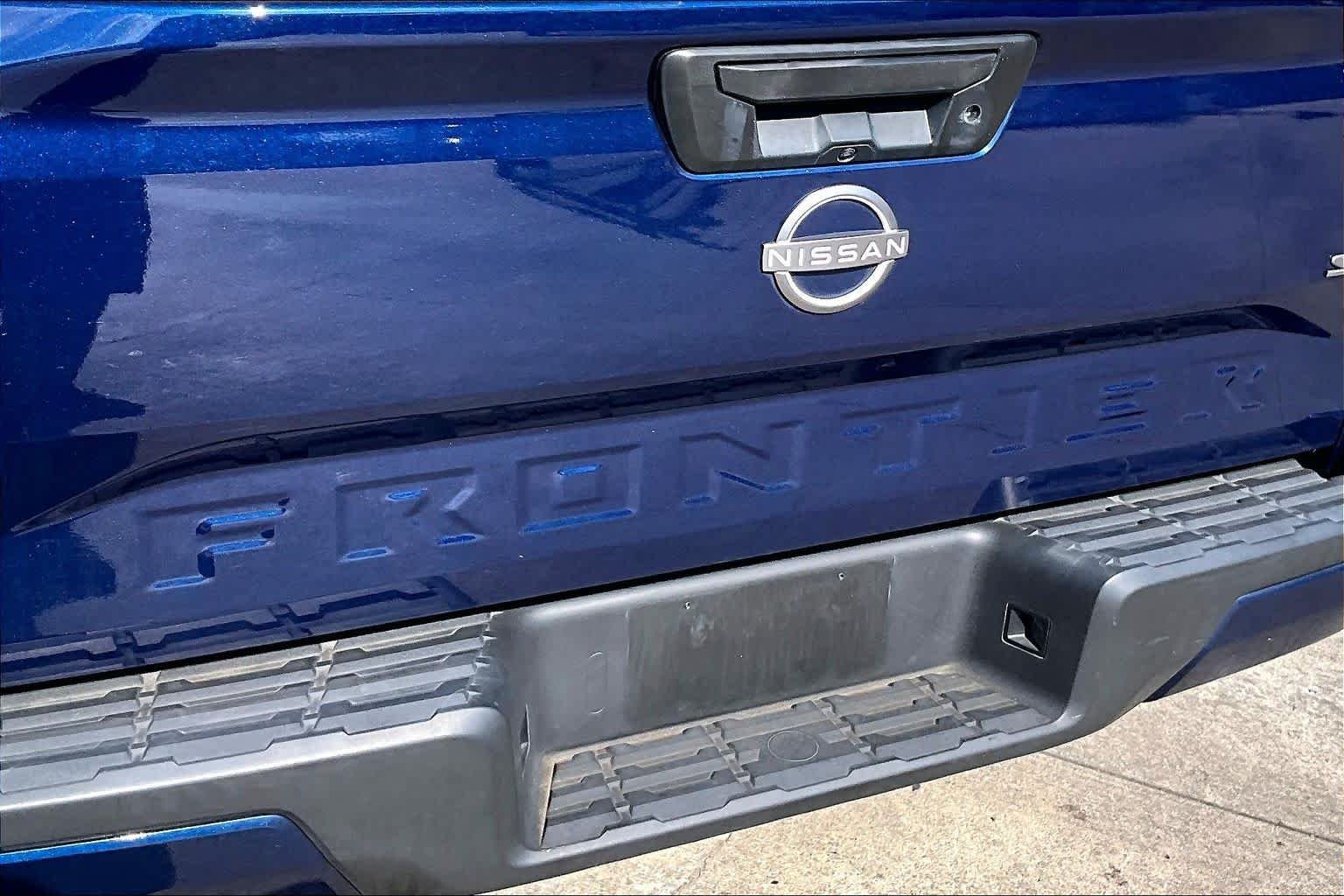 Used 2022 Deep Blue Pearl Nissan SV image 29