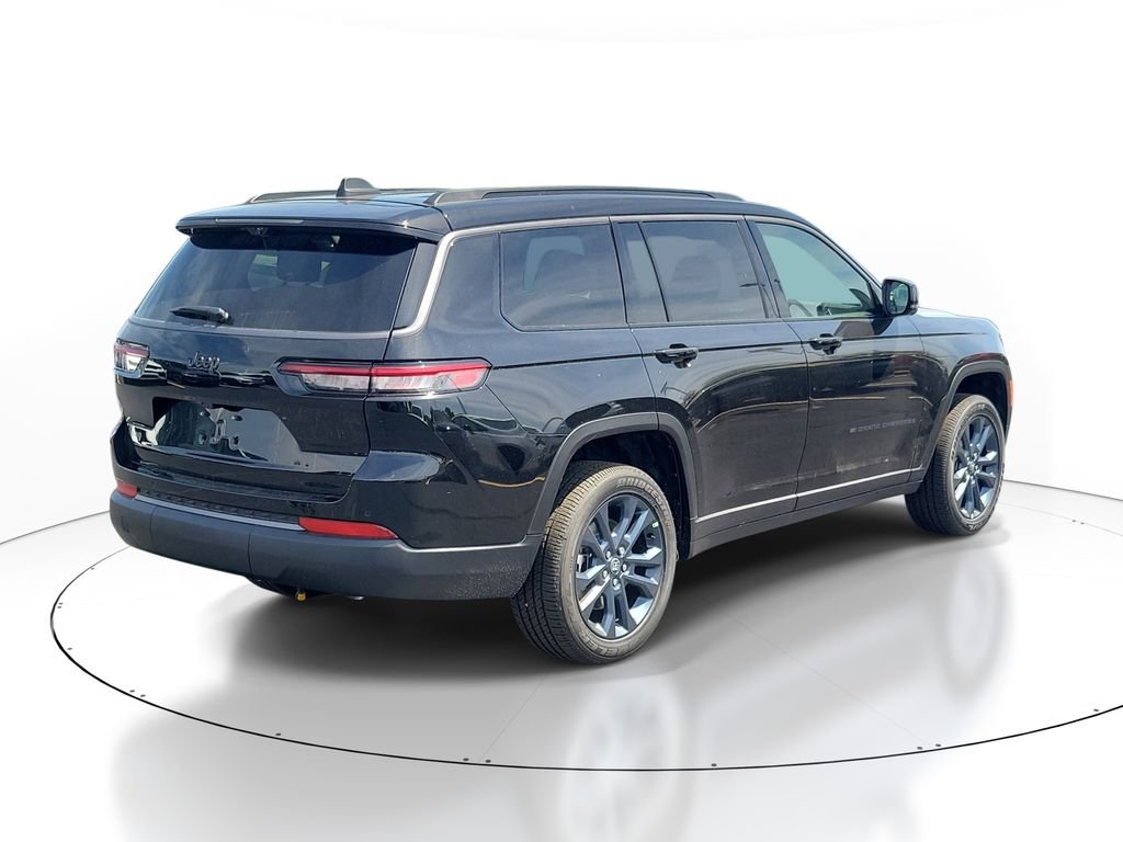 New 2026 Diamond Black Crystal Pearlcoat Jeep  image 4