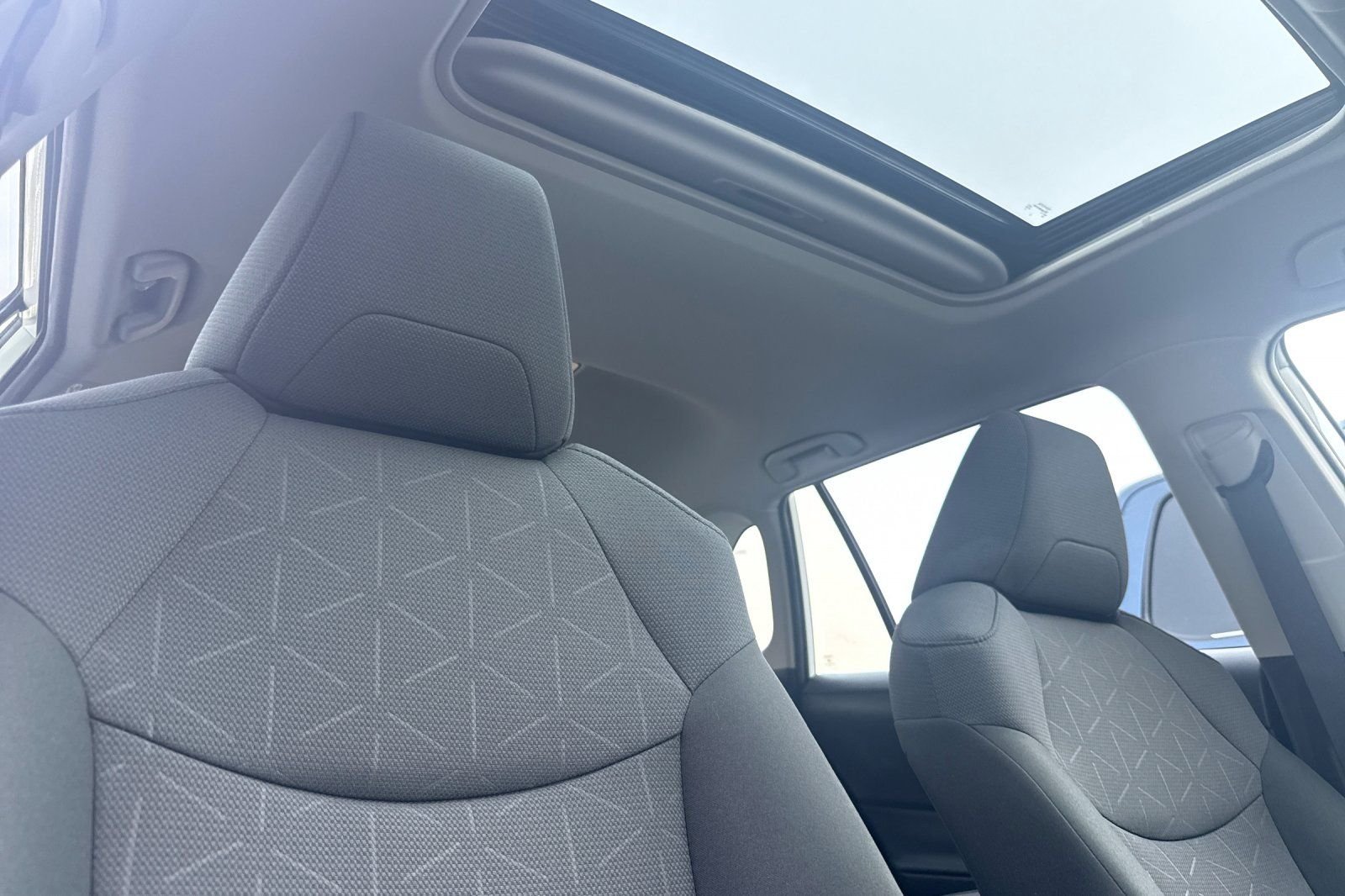 Used 2025 White Toyota XLE image 16