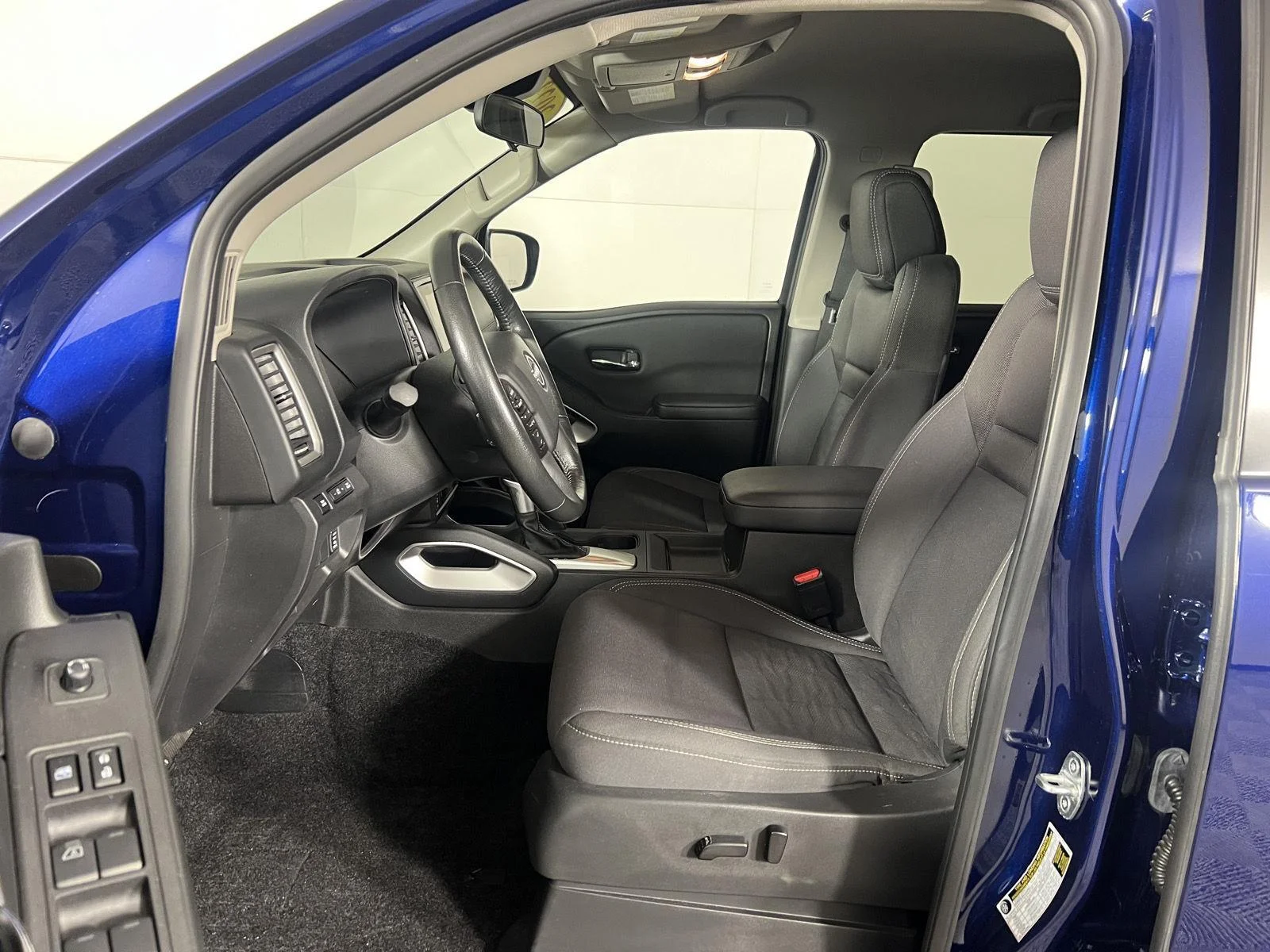 Used 2023 Deep Blue Pearl Nissan SV image 13