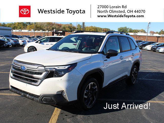 Used 2025 Crystal White Pearl Subaru Premium image 1