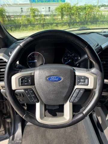 Used 2022 Silver Ford LARIAT image 21