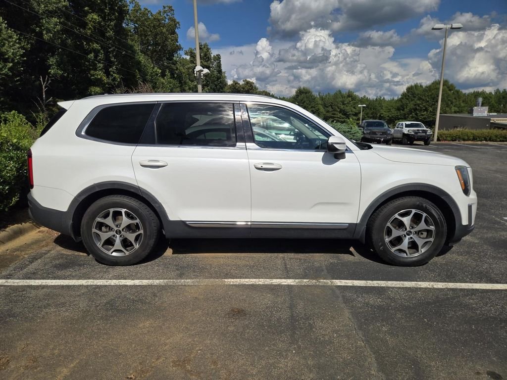 Used 2020 White Kia EX image 4