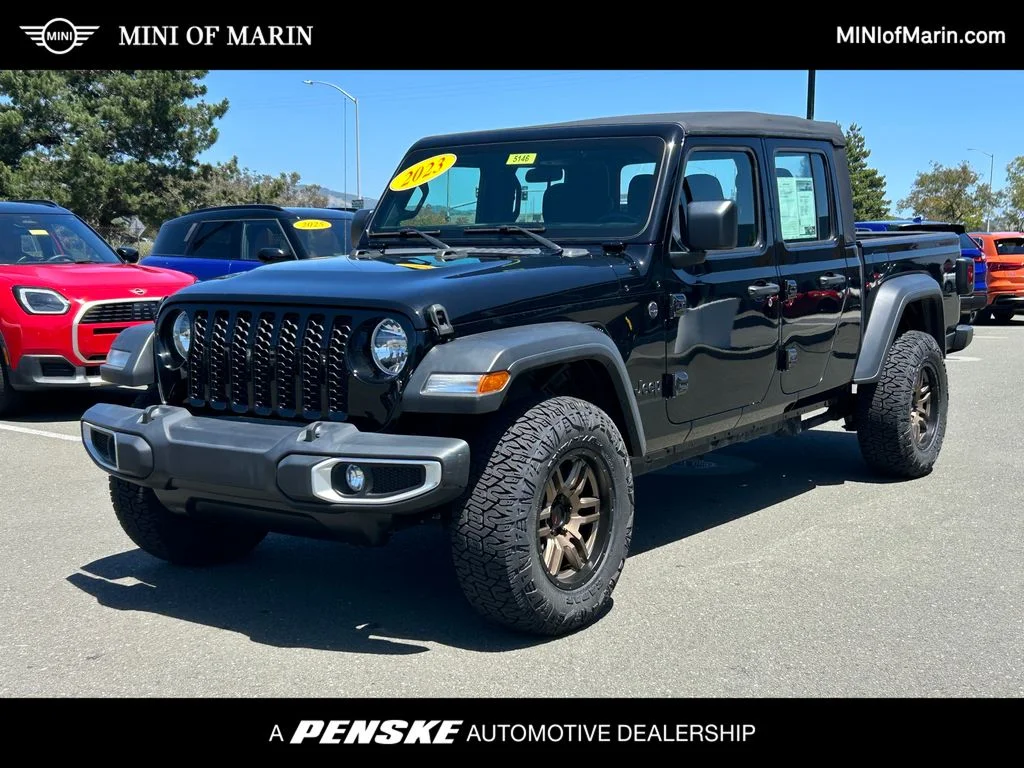 2023 Jeep Gladiator Sport's photo