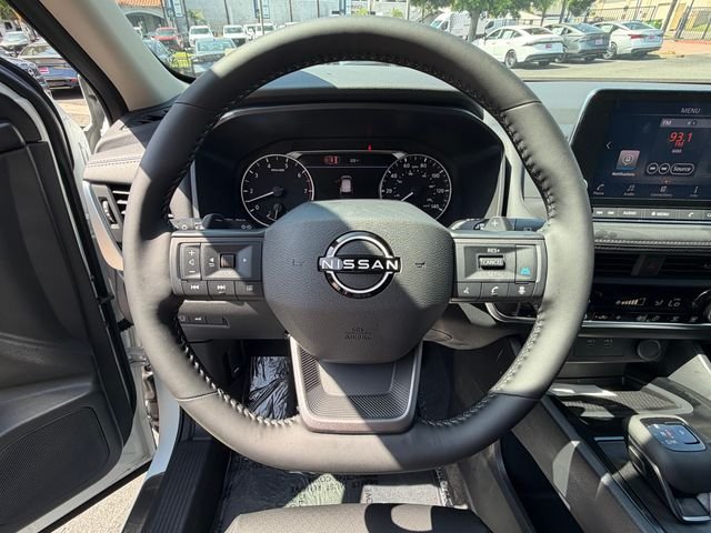 New 2026 Everest White Pearl TriCoat Nissan Dark Armor™ image 18