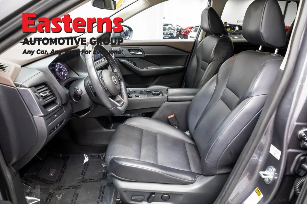 Used 2023 Gray Nissan SV image 14