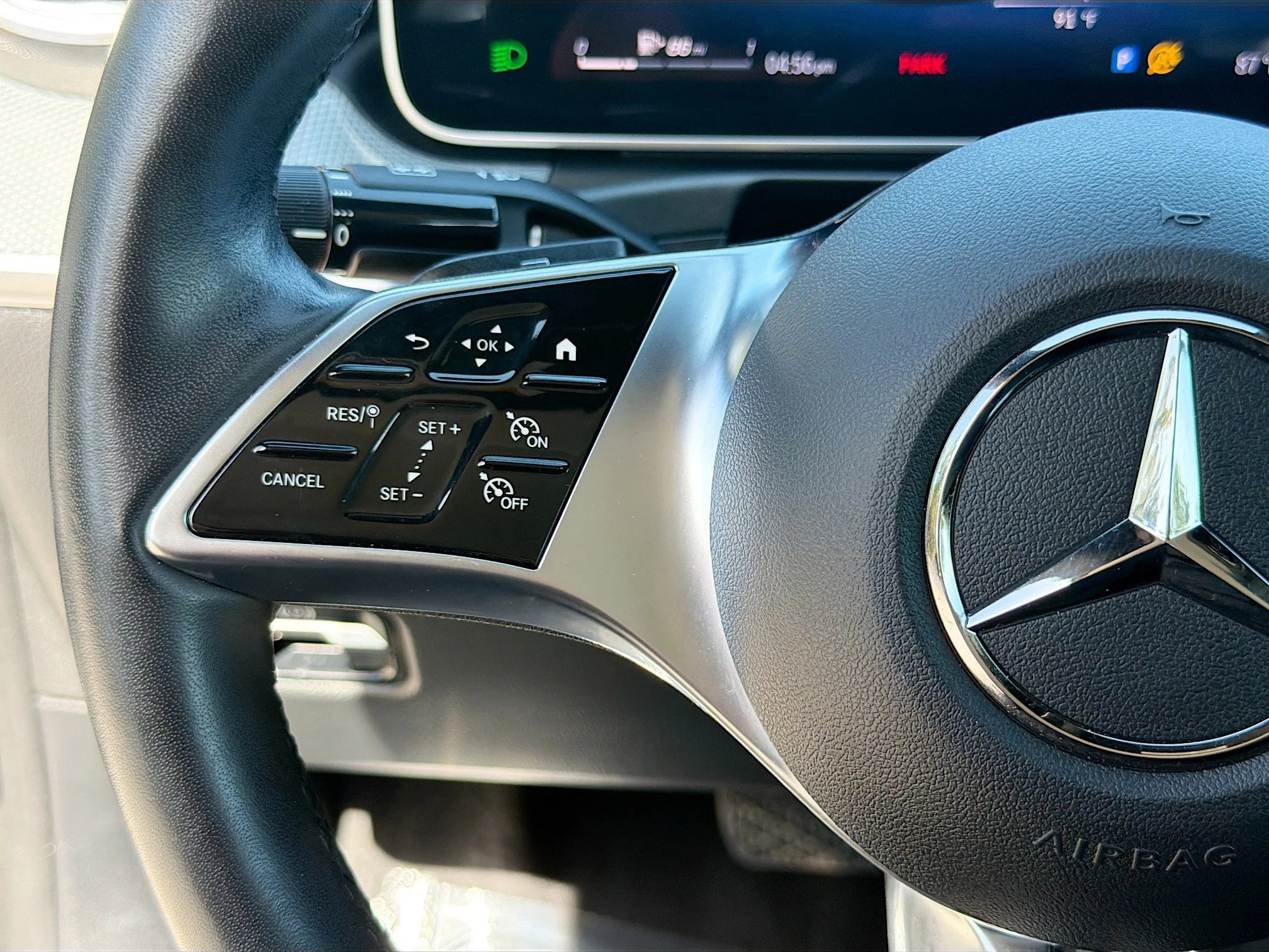 Used 2025 Obsidian Black Metallic Mercedes-Benz CLE 300 image 38
